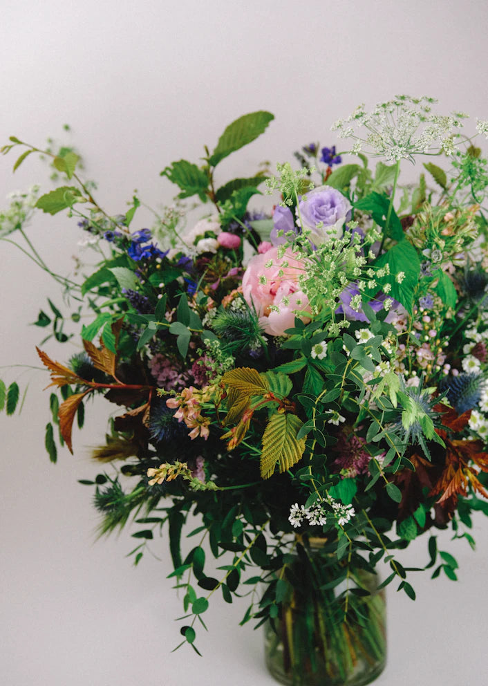Bouquet naturale in un vaso di vetro